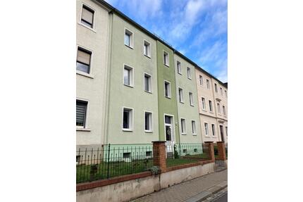 Gemütliche 1,5-Zimmer mit Laminat, EBK und Hausgarten in guter Lage!!! - Roßwein