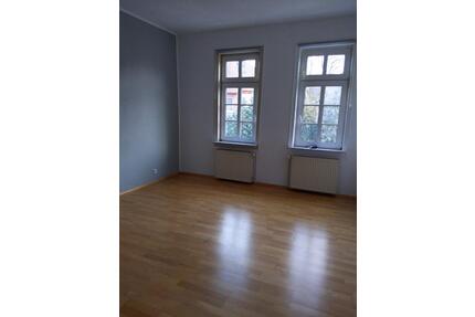 Zentral gelegene 5 Zimmer Wohnung mit 2 Bädern - Gedern