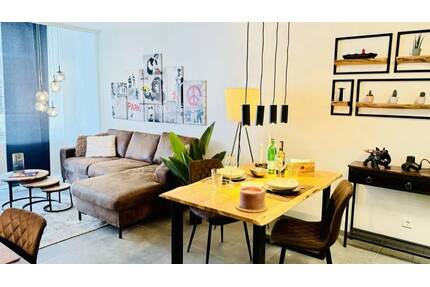 Vollmöblierte 2-Zimmer-Wohnung mit Loggia - 1.720 € All-Inkl., Köln-Zollstock, Aufzug & TG-Stellplat