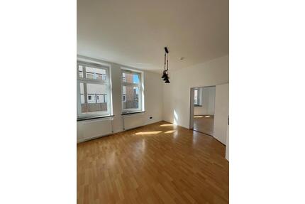 3 Zimmer Wohnung am Bahnhof! Perfekt für WGs - Oldenburg Dobbenviertel