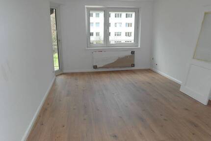 !Bitte unsere Fragen beachten! HH-Hamm, sanierte 3 Zimmer Wohnung mit Balkon im 1.OG - Hamburg
