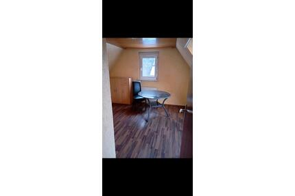 4 Zimmer Wohnung ca. 100 m² - 1.250,00&nbsp;EUR Kaltmiete, ca.&nbsp; 100,00&nbsp;m&sup2; in Bad Salzuflen (PLZ: 32108) Ehrsen-Breden