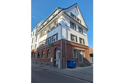 Erstbezug nach Komplettsanierung: 4-Zimmer DG-Wohnung mit großem Balkon in Hofheim - Hofheim am Taunus