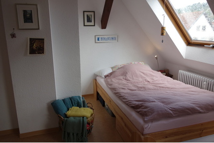 Helles WG-Zimmer zur Zwischenmiete - Freiburg im Breisgau