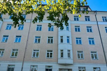Helle, sanierte Dachgeschosswohnung in Elbnähe mit Balkon - Dresden Altstadt