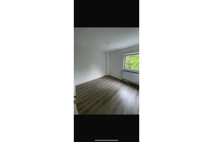 3 Zimmer Wohnung - 990,00&nbsp;EUR Kaltmiete, ca.&nbsp; 80,00&nbsp;m&sup2; in Uhingen (PLZ: 73066)