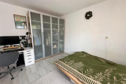 Großes WG-Zimmer mit Balkon zu Vermieten - Ludwigsburg