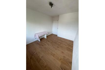 1 zimmer in der WG in Aachen - 425,00&nbsp;EUR Kaltmiete, ca.&nbsp; 50,00&nbsp;m&sup2; in Aachen (PLZ: 52068) Aachen-Mitte