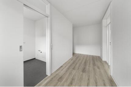 Willkommen in Ihrem neuen Zuhause in der Johann-Gottlieb-Fichte-Str. 14 in Hagen – hier wohnen Sie ruhig, grün und dennoch zentral. Die großzügig geschnittene Wohnung ist ideal für kleine Familien...