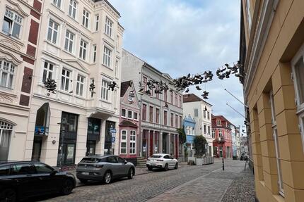 Gemütliche, frisch renovierte 2-Zimmer Altbauwohnung mit Erker - Flensburg Altstadt