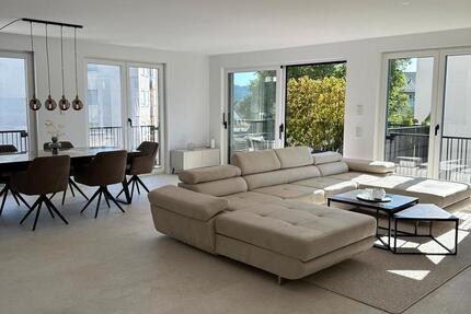 NEUBAU-Erstbezug! Exclusive 2,5-Zimmer-WHG mit 2 Balkonen und hochwertiger EBK in 79183 Waldkirch