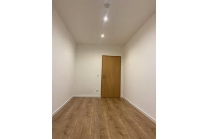 Schönes helles Zimmer in 6er-WG direkt am Hauptbahnhof– 420€ warm - Bayreuth City