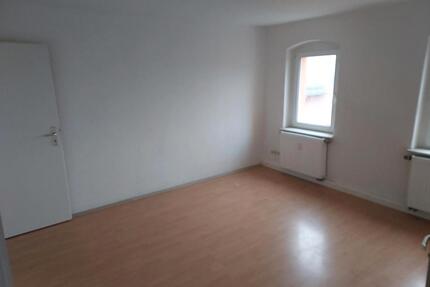 Sehr schöne , renovierte 2 Zimmer Wohnung mit ohne Einbauküche - Zwickau Cainsdorf