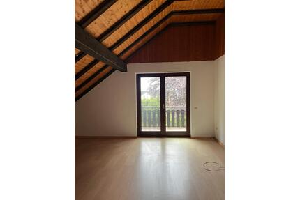 Schöne 5 Zimmer Maisonette Wohnung in Bergisch Gladbach Schildgen