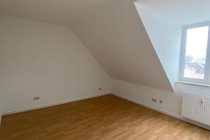 Attraktive 3-Zimmer mit Abstellraum im Dachgeschoss in grüner Lage! - Chemnitz Euba
