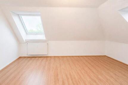 Helle 3 - Zimmer - Dachgeschosswohnung in Bad Münder - Bad Münder am Deister