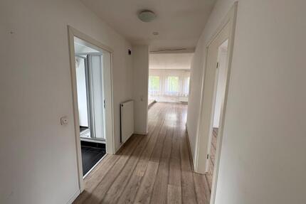 Helle Dachgeschoss Wohnung im Herzen von Spenge zu Vermieten