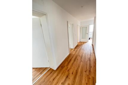 Frisch Saniert mit neuem Bad: Sonnige 4-Zimmer Wohung Hemmingen