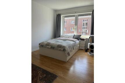 Untermiete Hamburg April 1-Zimmer + Flur, Küche & Bad