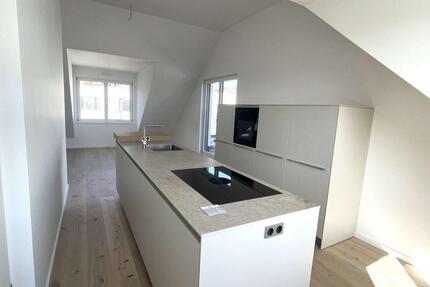 Licht, Luft, Luxus - Dachgeschoss-Erstbezug mit Skylineblick - Frankfurt am Main Bergen-Enkheim