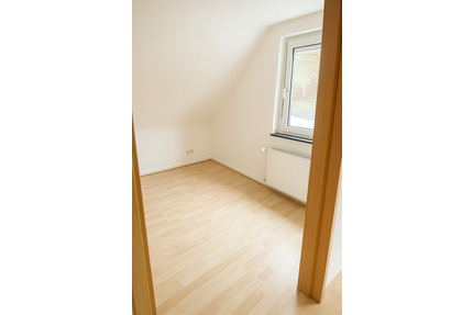 Helle 3-Zimmer Dachgeschosswoh. mit Terr, in Kottweiler-Schwande - Steinwenden