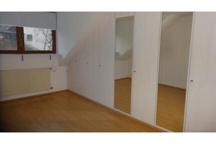 3-Zimmer Dachgeschoßwohnung - 680,00&nbsp;EUR Kaltmiete, ca.&nbsp; 82,00&nbsp;m&sup2; in Coburg (PLZ: 96450)