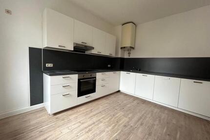 Dein erstes eigenes Zuhause – moderne 2 Zimmer Wohnung mit EBK, in zentraler Lage - Chemnitz Bernsdorf