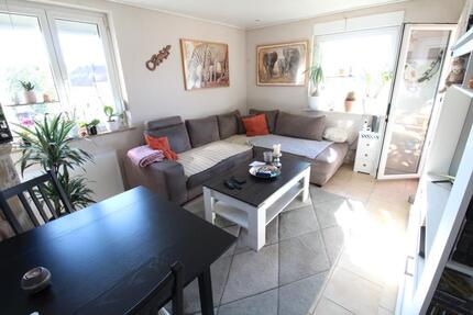 3 Zimmer Wohnung mit Balkon - 1.050,00&nbsp;EUR Kaltmiete, ca.&nbsp; 54,00&nbsp;m&sup2; in Leonberg (PLZ: 71229)