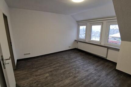 2 Zimmer DG Wohnung - 530,00&nbsp;EUR Kaltmiete, ca.&nbsp; 64,00&nbsp;m&sup2; in Horn-Bad Meinberg (PLZ: 32805)