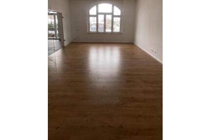 Wunderschöne 4-Zimmer Wohnung - 1.050,00&nbsp;EUR Kaltmiete, ca.&nbsp; 180,00&nbsp;m&sup2; in Bad Langensalza (PLZ: 99947)