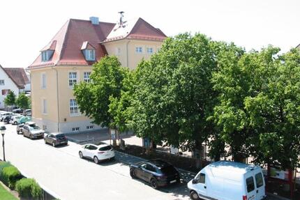 Charmante 3-Zimmer Dachgeschosswohnung mit Balkon in Neuenburg - Neuenburg am Rhein