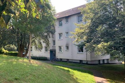 4-Zimmer-Wohnung mit Balkon und modernisiertem Badezimmer in Marburg