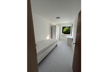 WG ZIMMER ZU VERMIETEN - 325,00&nbsp;EUR Kaltmiete, ca.&nbsp; 12,00&nbsp;m&sup2; in Nürnberg (PLZ: 90408) Gärten hinter der Veste