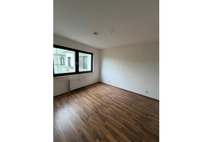 2 Zimmer Wohnung mit Balkon - 420,00&nbsp;EUR Kaltmiete, ca.&nbsp; 55,00&nbsp;m&sup2; in Bremerhaven (PLZ: 27576)
