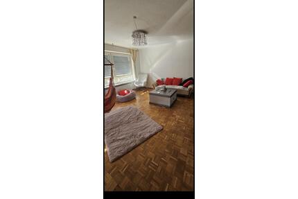 WG Zimmer 25qm - 900,00&nbsp;EUR Kaltmiete, ca.&nbsp; 25,00&nbsp;m&sup2; in München (PLZ: 80637) Moosach