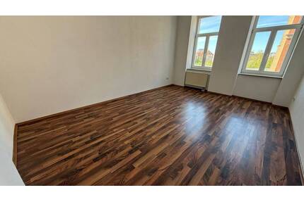 WG-gerechts im 2. OG *moderne Bodenbeläge - Eckbadewanne - Balkon - City-Nah - Chemnitz Zentrum