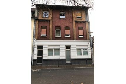 Kleine 4 Zimmer Wohnung - 1.200,00&nbsp;EUR Kaltmiete, ca.&nbsp; 60,00&nbsp;m&sup2; in Hürth (PLZ: 50354)