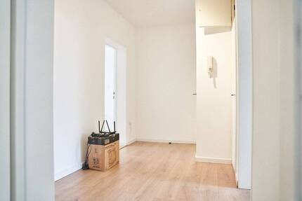 Gerne auch an eine Studenten-WG ! Moderne Hochparterre-Wohnung im Woogsviertel - Darmstadt