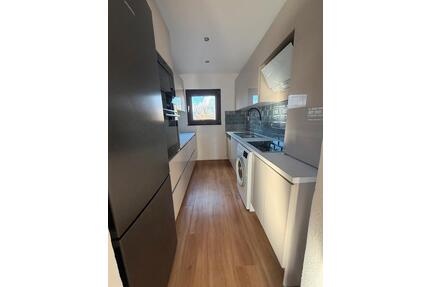 Lichtdurchflutete 4 Zimmer Wohnung mit vollausgestatteter EBK - Berlin Mitte