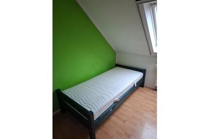 Zimmer in einer 4er‑WG - 300,00&nbsp;EUR Kaltmiete, ca.&nbsp; 150,00&nbsp;m&sup2; in Ober-Ramstadt (PLZ: 64372)