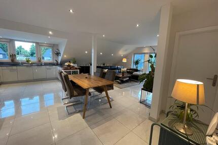 Moderne 3 Zimmer - Dachgeschosswohnung mit EBK - Neunkirchen-Seelscheid