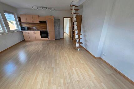 2 Zimmer Dachgeschoss - 650,00&nbsp;EUR Kaltmiete, ca.&nbsp; 40,00&nbsp;m&sup2; in Hannover (PLZ: 30419) Herrenhausen-Stöcken