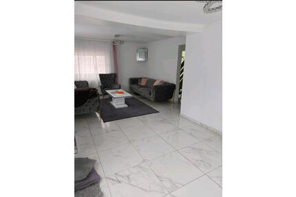 Sehr schöne 4 Zimmer Maisonette Wohnung - Sandhausen