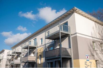 Helle 2-Zimmer-Dachgeschosswohnung mit offener Küche & Balkon – sofort bezugsfertig - Essen Stadtbezirk VI