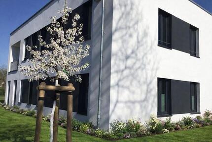 Große Wohnung ( 8 Zimmer ) mit Gartenzugang in 15345 Rehfelde - Hohen Neuendorf Bergfelde