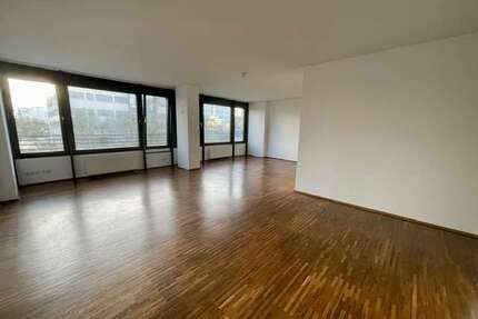 Wohnung zum Mieten in Frankfurt 910,00 € 67 m²