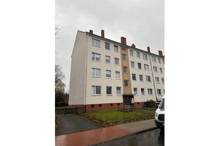 Helle 3-Zimmer Wohnung mit Balkon und Garage in Groß-Buchholz - Seelze