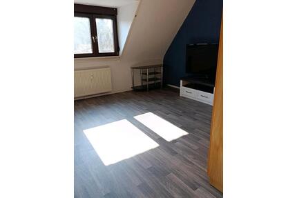 2 Zimmer Wohnung oder WG zu vermieten - Mannheim Käfertal