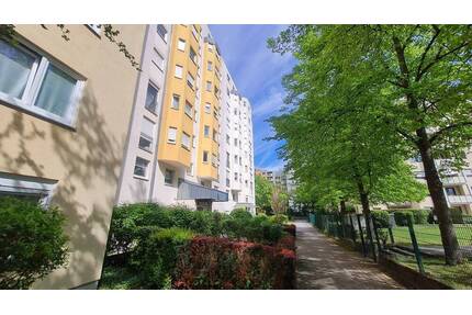 TRAUMBLICK -Helle 2 Zimmer Wohnung mit Balkon im 6.OG - NÜRNBERG-Wetzendorf