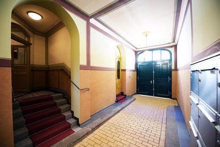 2 Zimmer Dachgeschoss * Parkett * Loggia * Lift * in Stötteritz * - Leipzig Südost